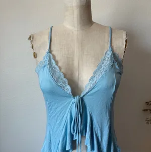 Urban Outfitters Hopeless Romantic Lace-Trim Flyaway Cami Top thumbnail 6