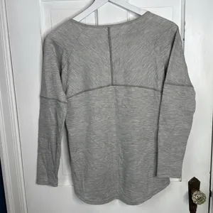 Kuhl Light Gray Scoop Neck Wool Blend Arden Shirt W1490 Sz XS thumbnail 8