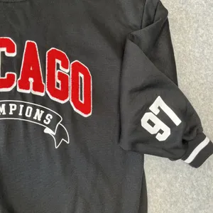 Rue 21 Chicago Champions Sweatshirt - 97 - Size‎ Small - Crew Black Red White thumbnail 3