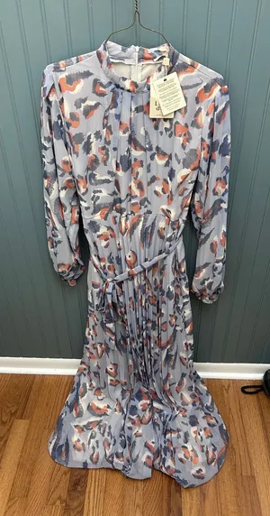 Lévi d'or‎ Women's Size 44 Leopard Print Maxi Dress Long Sleeve Pleated thumbnail 1