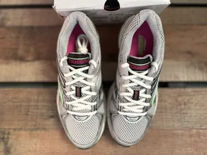 Saucony running shoe. Unisex style  thumbnail 5