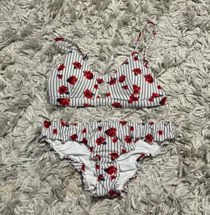 Hollister Bikini Set thumbnail 1
