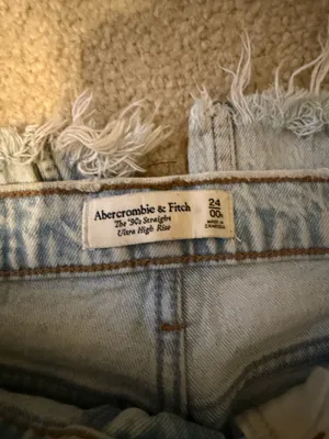 Abercrombie Jeans 90s Ultra High-Rise Straight thumbnail 3