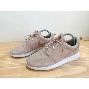 Nike Roshe One Premium Metallic Red Bronze Women’s Size 8.5 Sneakers thumbnail 4