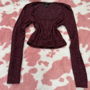 Viral Y2K Burgundy Scoop Neck Button Crop Top – Snatching Fit ❤️‍🔥 thumbnail 2
