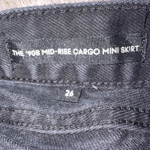 Denim Forum Aritzia The 90s Mid-Rise Cargo Mini Skirt Washed Black Size 26 thumbnail 4