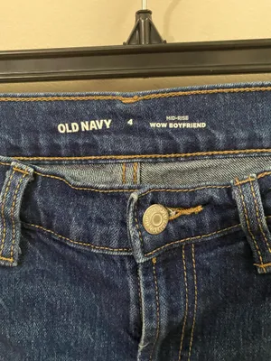 Old Navy Mid-Rise Wow Boyfriend Jeans thumbnail 3
