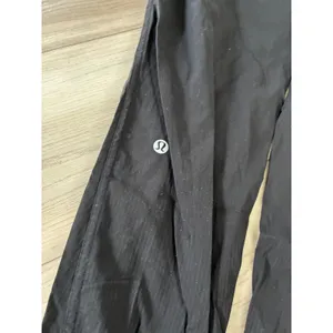 Lululemon Beyond the Studio Jogger Black Size 4 High Rise Athletic Pants thumbnail 8