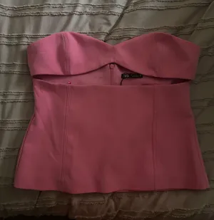 ZARA Cut-Out Top thumbnail 1