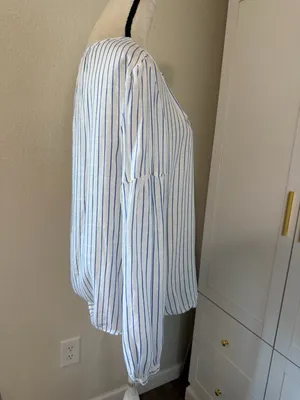 GAP‎ Relaxed Split-Neck Shirred Blouse, Size Large thumbnail 4