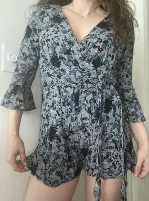 Free People All‎ the Right Ruffles Romper Size Large thumbnail 1