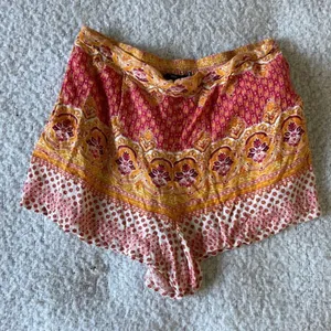 ‎Mink pink large casual shorts thumbnail 1