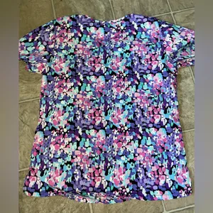 Pink/Purple/Blue Patterned Women's Scrub Top Purple Size M thumbnail 2