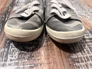 MAURICES Camo Pull On Sneakers 8.5 thumbnail 5