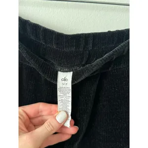 Alo Yoga S Chenille High-Waist Wide Leg Chalet Pant in Black thumbnail 4