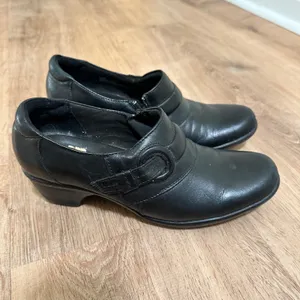 Clarks‎ | Women's Black Leather Side Zip Buckle Loafers Block Heel, Size 7M thumbnail 3