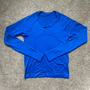 Lululemon Swiftly Tech Long Sleeve 2.0 race length shirt size 6 Blazer Blue Tone thumbnail 1