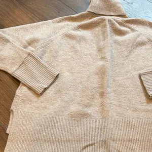 J. Crew Classic Beige Merino Wool Blend Turtleneck Sweater Size XL C22-015 thumbnail 9