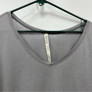 Lululemon size 6 Gray V-Neck Women's Top FLAWED thumbnail 5