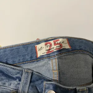 NWT WE THE FREE / FREE PEOPLE Romeo Rolled Cuff Distressed Button Fly Shorts 25 thumbnail 7
