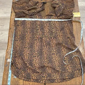 Angie Flowy Medium Shirt Studded bronze notched neck short‎ sleeve pebble print thumbnail 6