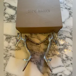 EUC Steve Madden Silver Theresa Stiletto Heel Sold Out Customer Return Sz 8.5 thumbnail 5