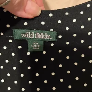 Wild fable szXXL LS blk white polka dots cropped button tie front blouse GUC thumbnail 3