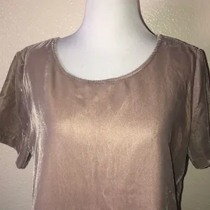 J Crew women’s small‎ velvet short sleeve blouse thumbnail 3