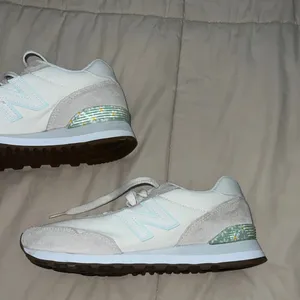 women’s New Balance tennis shoes thumbnail 4