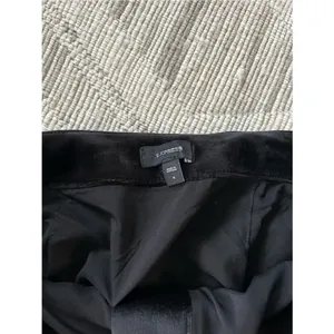 Express Medium Velvet Black Mini Skirt thumbnail 2