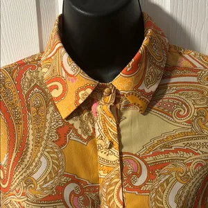 Vici M NWOT Yellow and Orange Paisley Button-Up Shirt thumbnail 6
