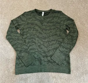 Lululemon top thumbnail 1