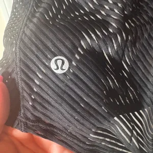 Lululemon Ahead By Miles Black Mesh Short Sleeve Top. Sz 10 Like NWOT Black thumbnail 5