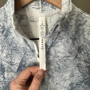 Lululemon Ebb to Train Jacket *Wash White Luna Size 2 EUC thumbnail 4