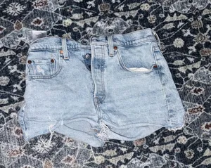 Levi’s Shorts thumbnail 1