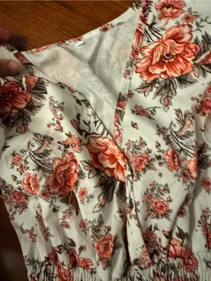 Floral Ruffle-Sleeve Dress in Coral and White size xs thumbnail 4