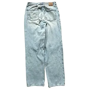 Hollister Ultra‎ High Rise Dad Jeans 10L Light Wash Ripped Knees Straight Leg thumbnail 3