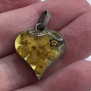 Vintage Sterling silver dried flowers epoxy heart pendant. thumbnail 4