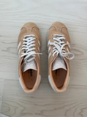 adidas Gazelle Suede Sneaker in Beige and White thumbnail 3