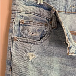 American Eagle Outfitters Light Blue Distressed Boyfriend Jeans thumbnail 3