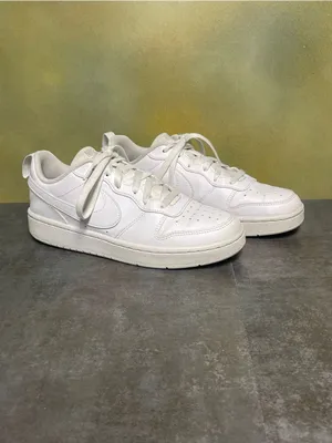 Nike Court Vision Women's Low-Top White Sneakers Size 7.5-8 thumbnail 2