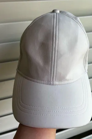 Lululemon baseball hat in White One size thumbnail 1