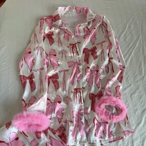 Women's Two Piece Silky Pink Long Sleeve and Pant Pajamas Size M #260259 thumbnail 3