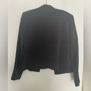 Free with purchase 🛍️Vintage “Jessica Howard “black jacket thumbnail 2