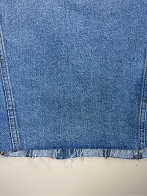 Evereve Denim Vest - Light Blue Wash, Distressed, Cropped - Size Small thumbnail 11