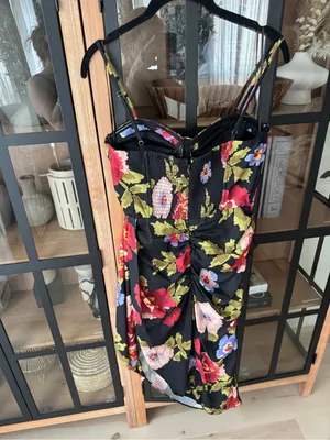 NWT Vici Collection Lorette Wrap Midi Dress asymmetrical floral wedding guest thumbnail 5