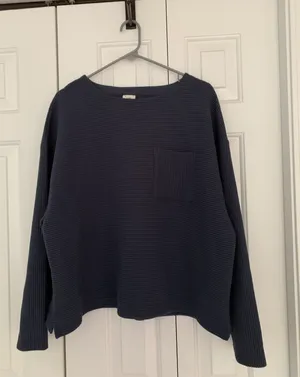 Sweater thumbnail 1