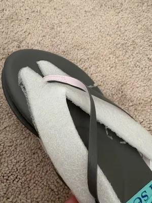 Solei Sea Women's Size 8 In Grey and Pink Flip Flops thumbnail 2