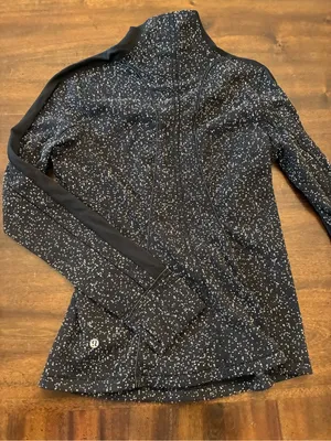 Lululemon Run Briskly 1/2 Zip Size 10 Pullover Magnetized Jacquard Black White thumbnail 3