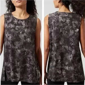 Athleta Zephyr Refined Tank Top in a black floral pattern small‎ thumbnail 2